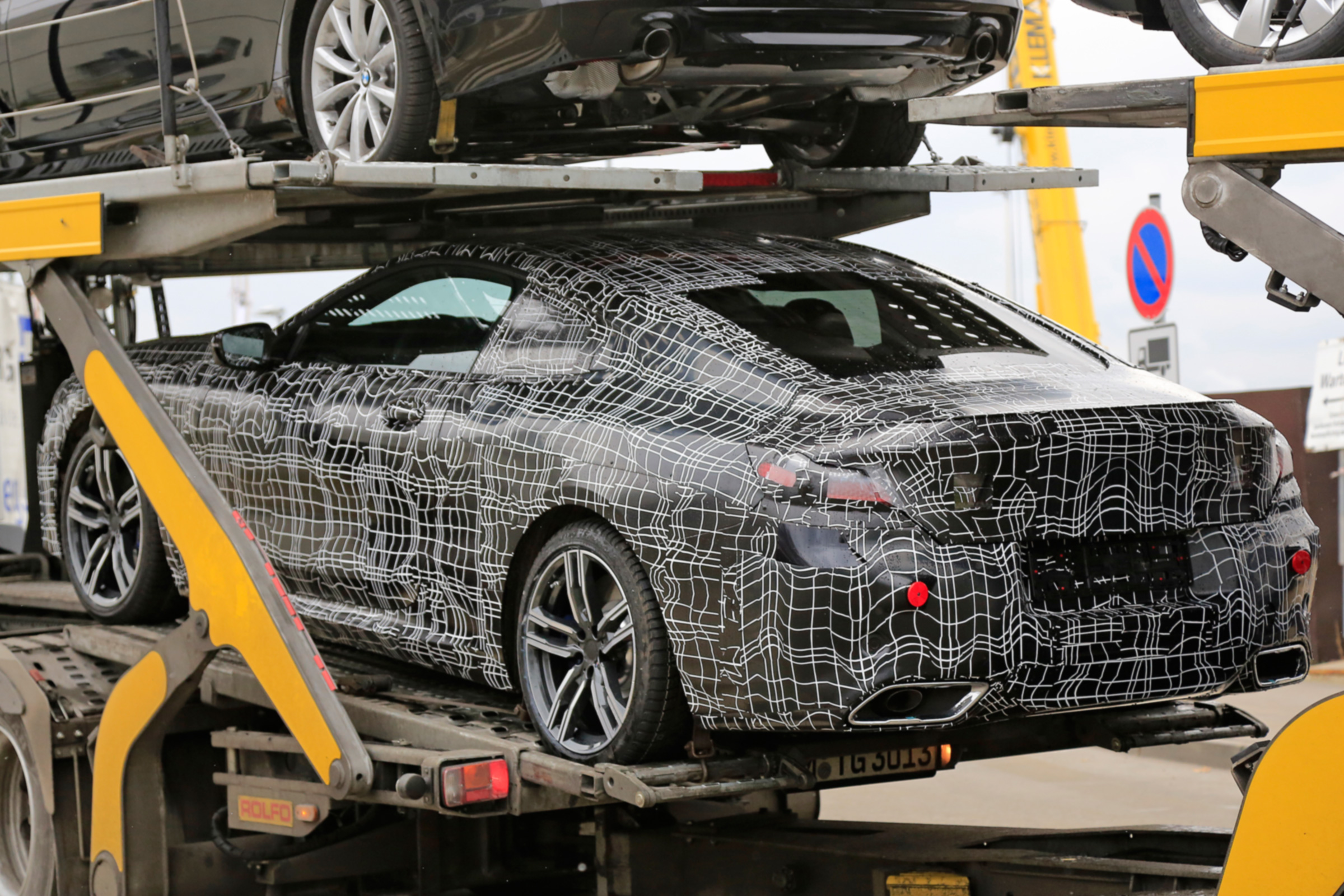 BMW 8 Series - loaded spy shot 