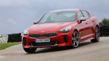 Kia Stinger - front cornering