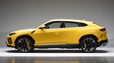 Lamborghini Urus - studio side