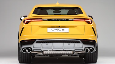 Lamborghini Urus - studio full rear