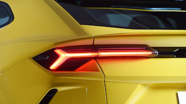 Lamborghini Urus - studio rear light