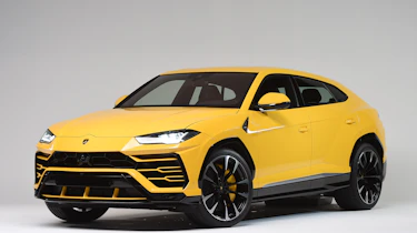 Lamborghini Urus - studio front