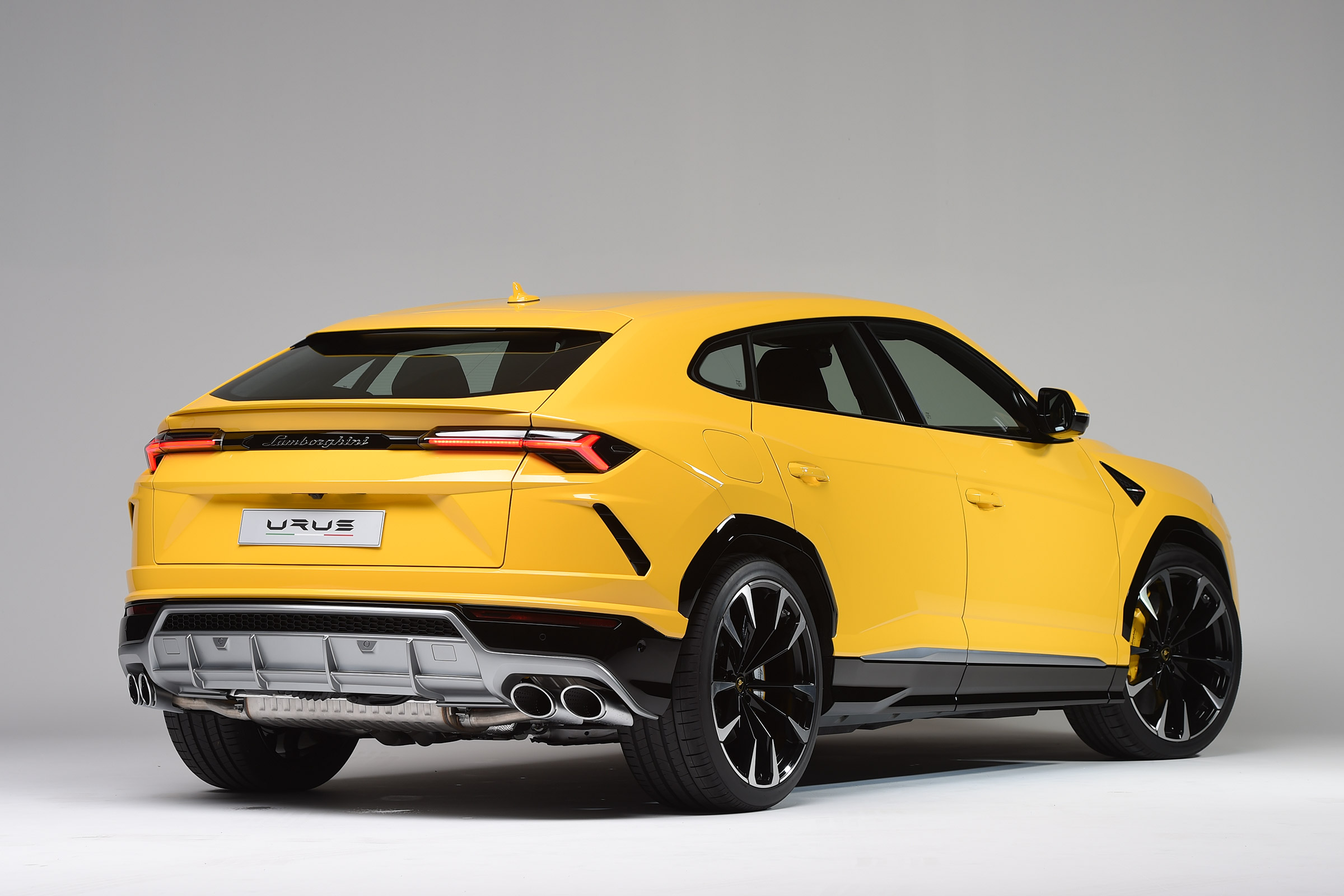 Lamborghini Urus - studio rear