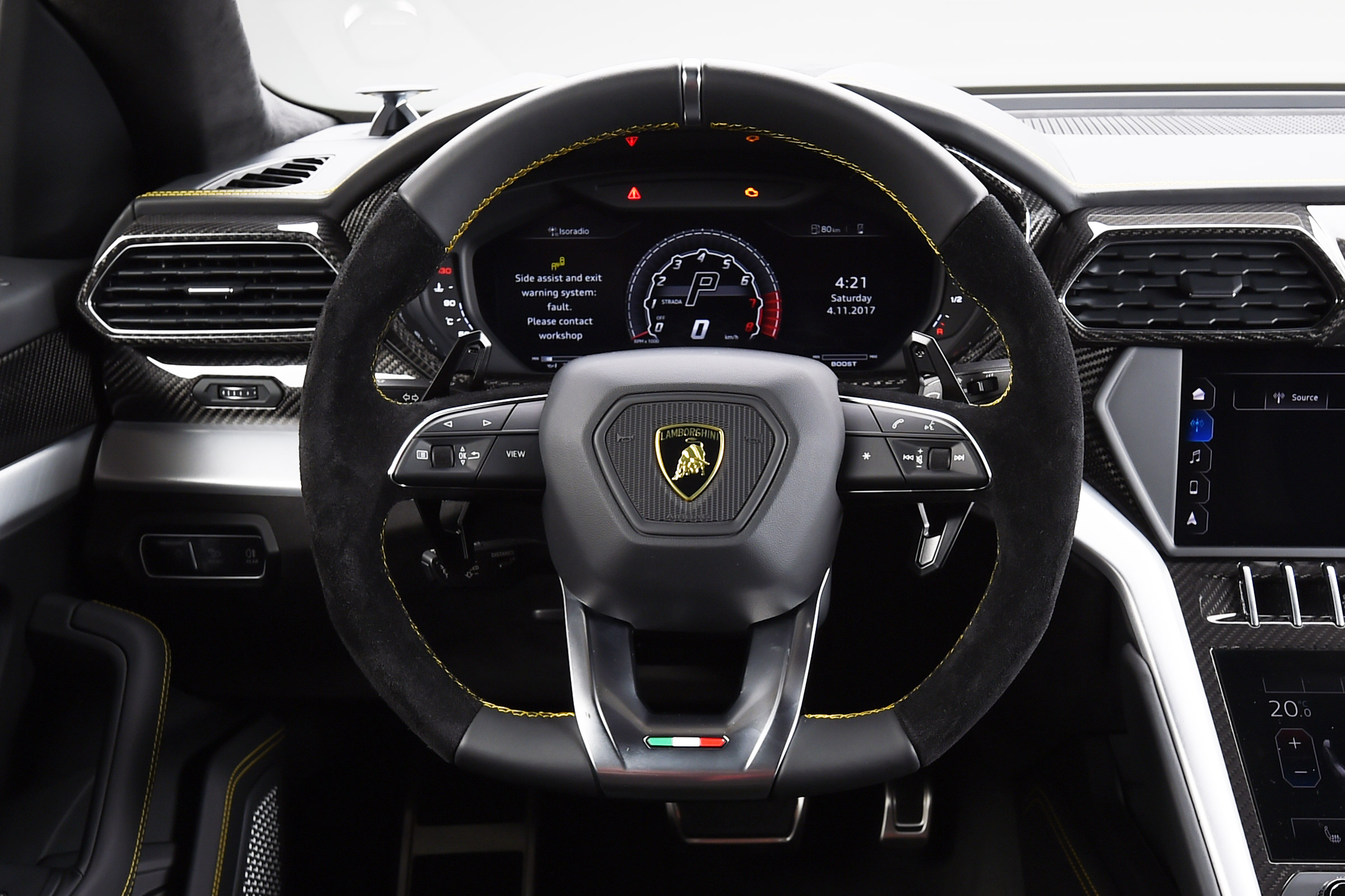 Lamborghini Urus - studio steering wheel