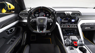 Lamborghini Urus - studio dash