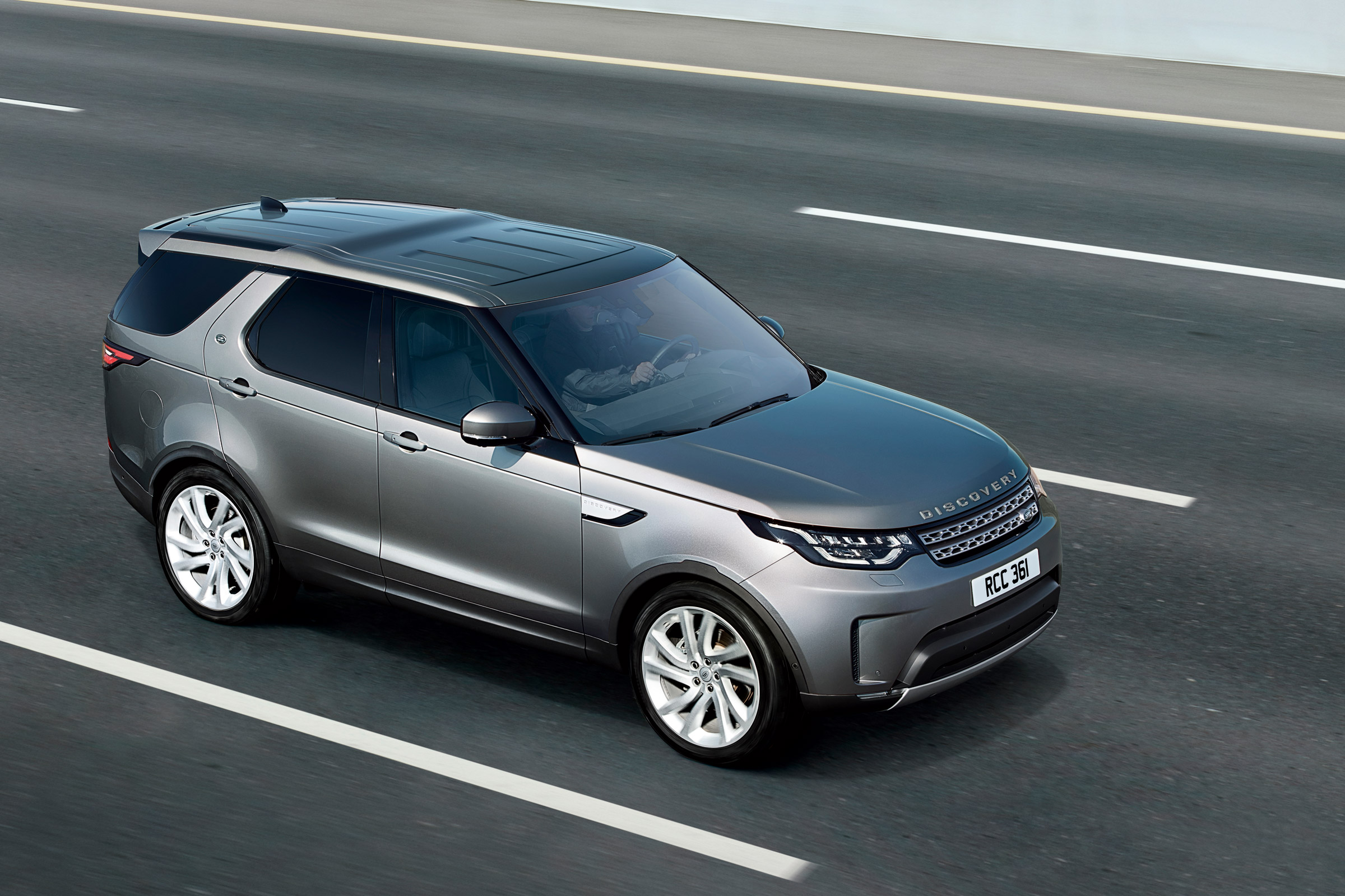 Land Rover Discovery Commercial driving