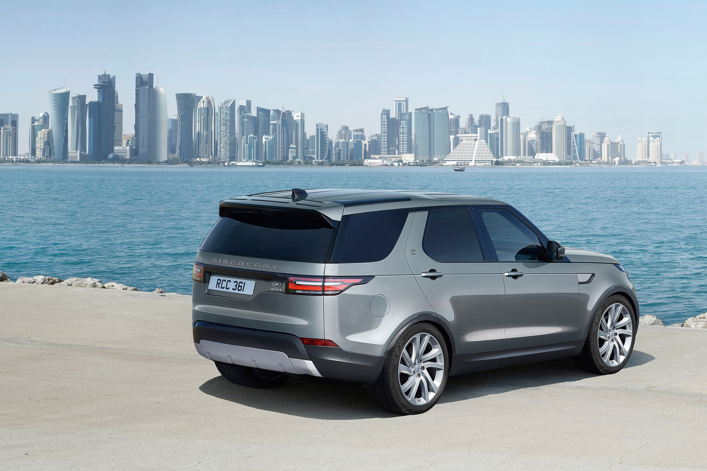 Land Rover Discovery Commercial 