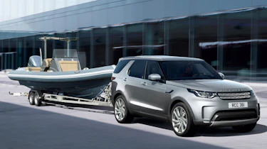 Land Rover Discovery Commercial boat