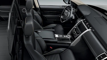 Land Rover Discovery Commercial cabin
