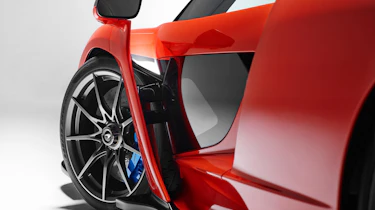 McLaren Senna - side profile