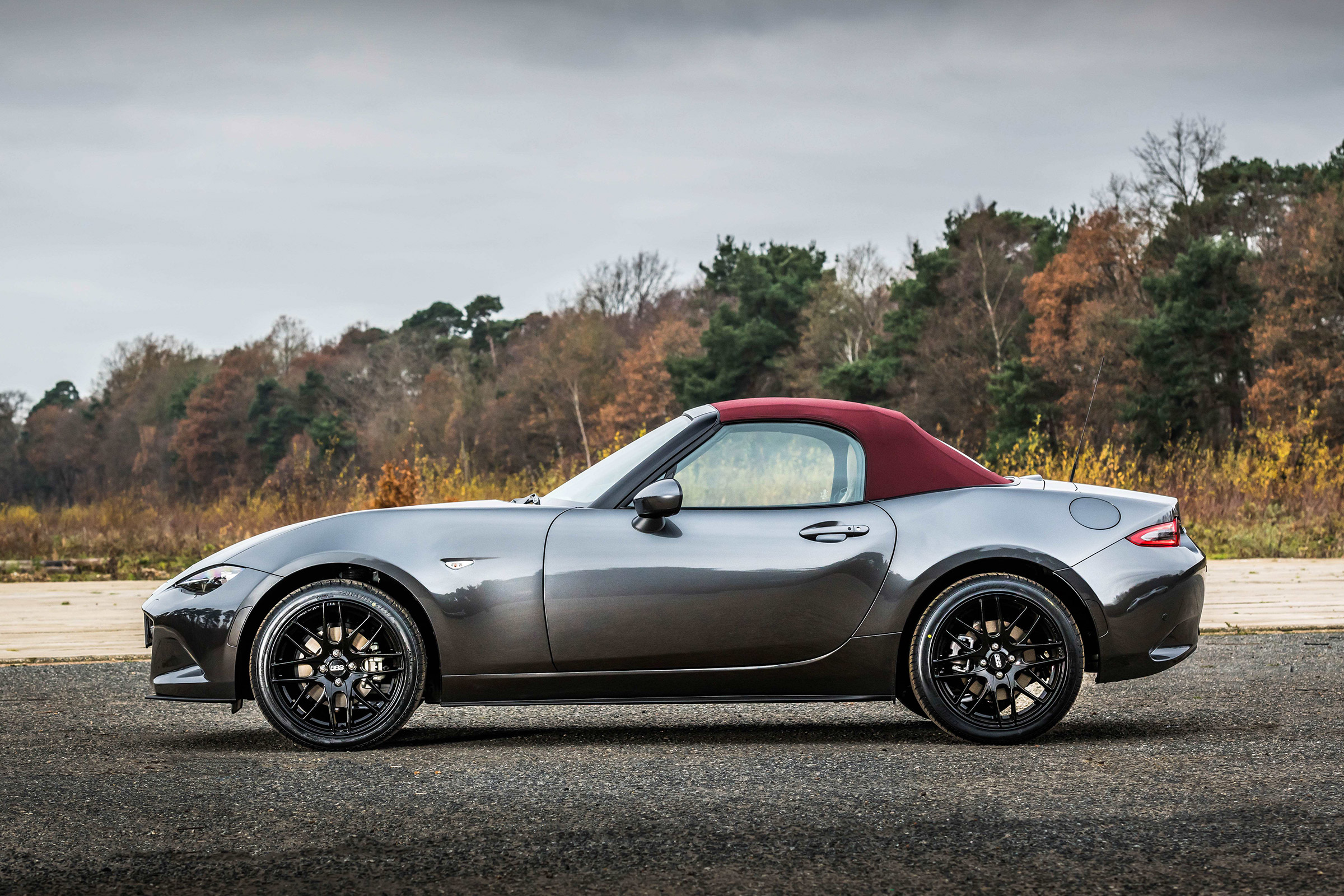 Mazda MX-5 Z-Sport - side static