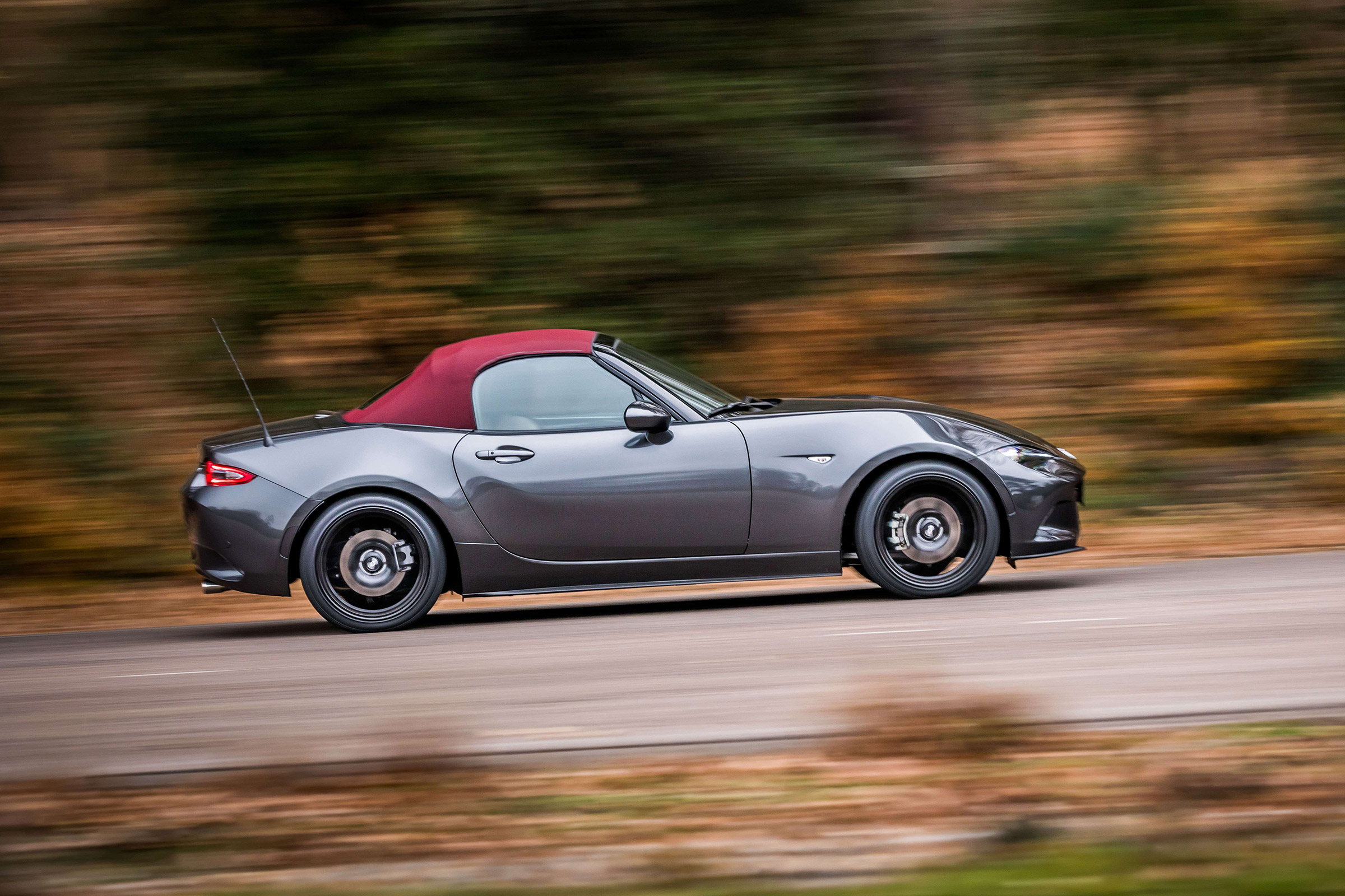 Mazda MX-5 Z-Sport - side