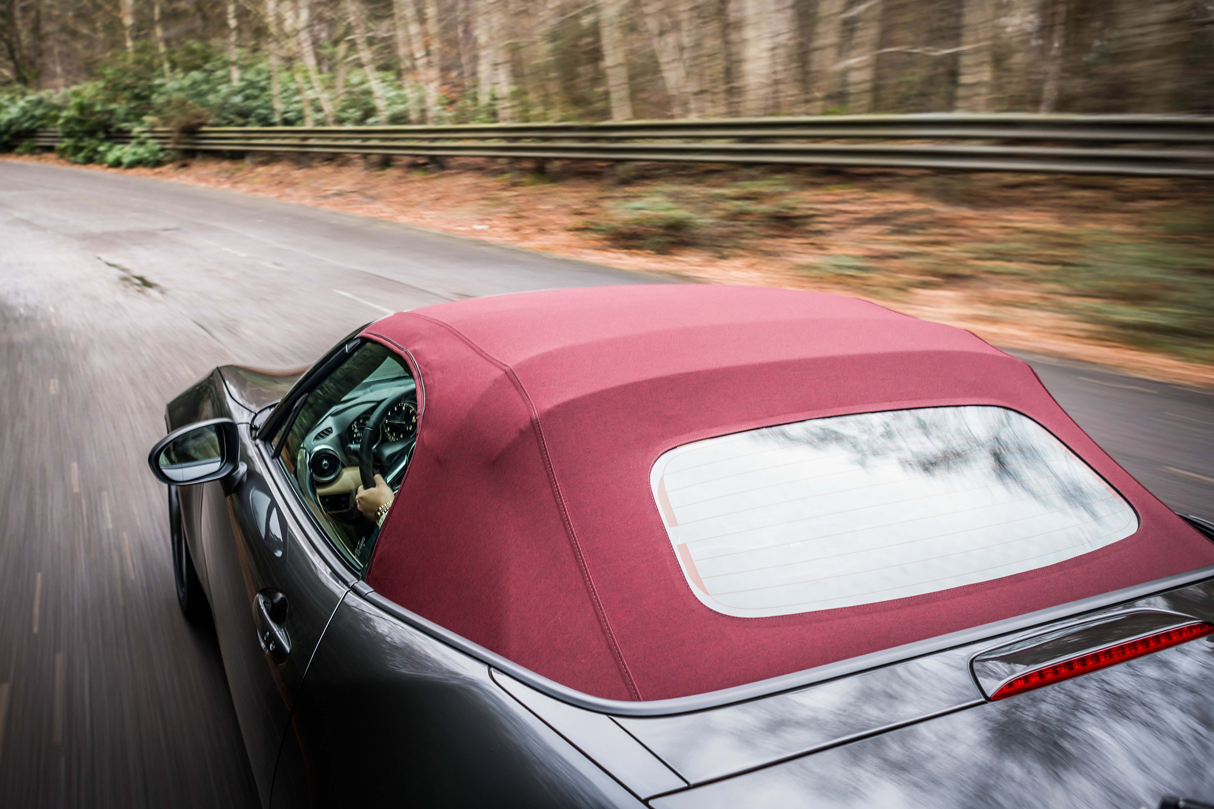 Mazda MX-5 Z-Sport - red roof