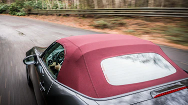 Mazda MX-5 Z-Sport - red roof