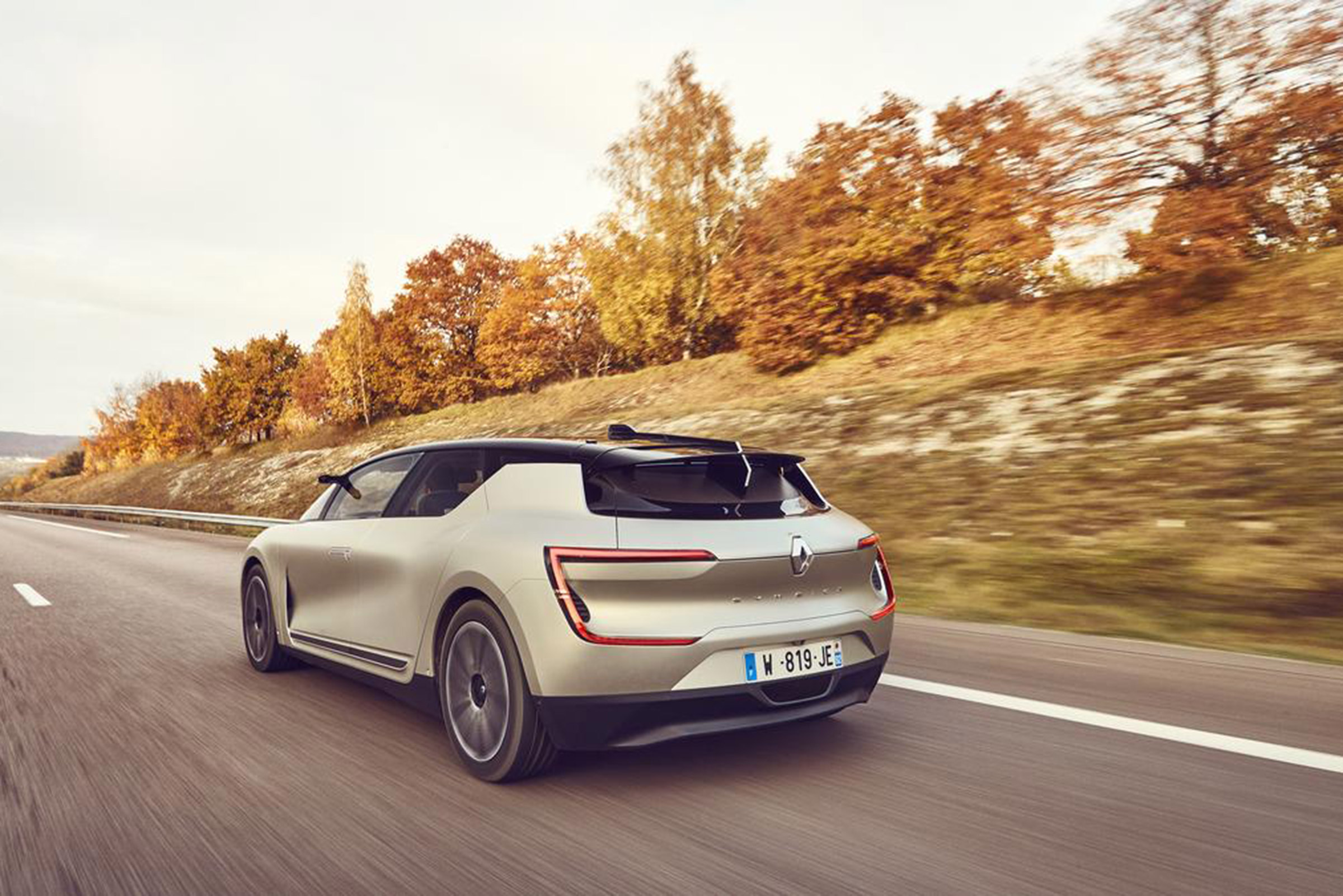 Renault Symbioz concept - rear tracking
