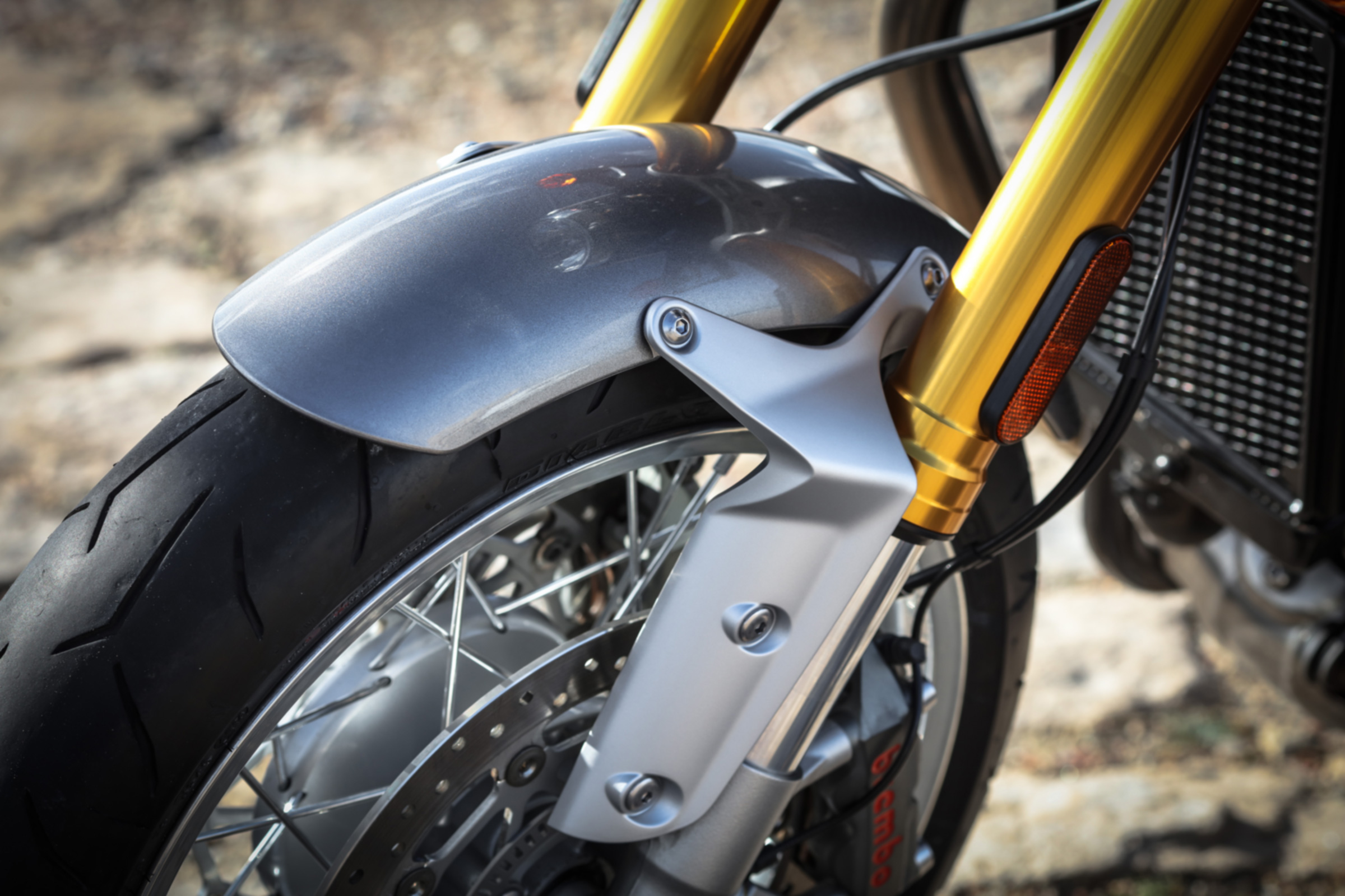 Triumph Thruxton R review - bottom shock