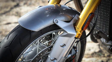 Triumph Thruxton R review - bottom shock