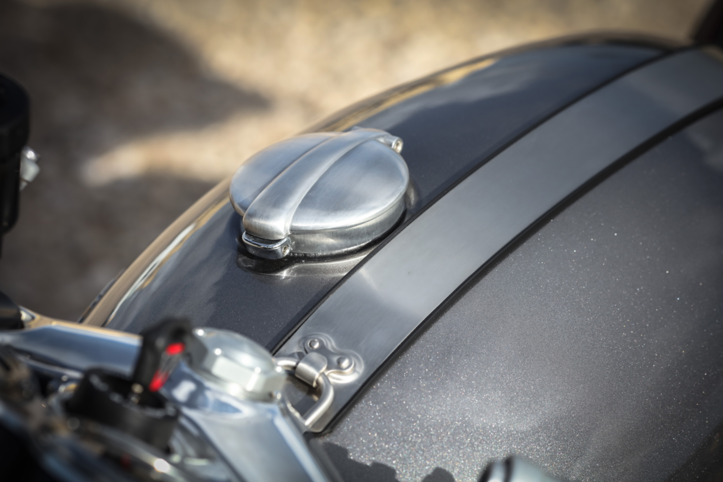 Triumph Thruxton R review - filler cap