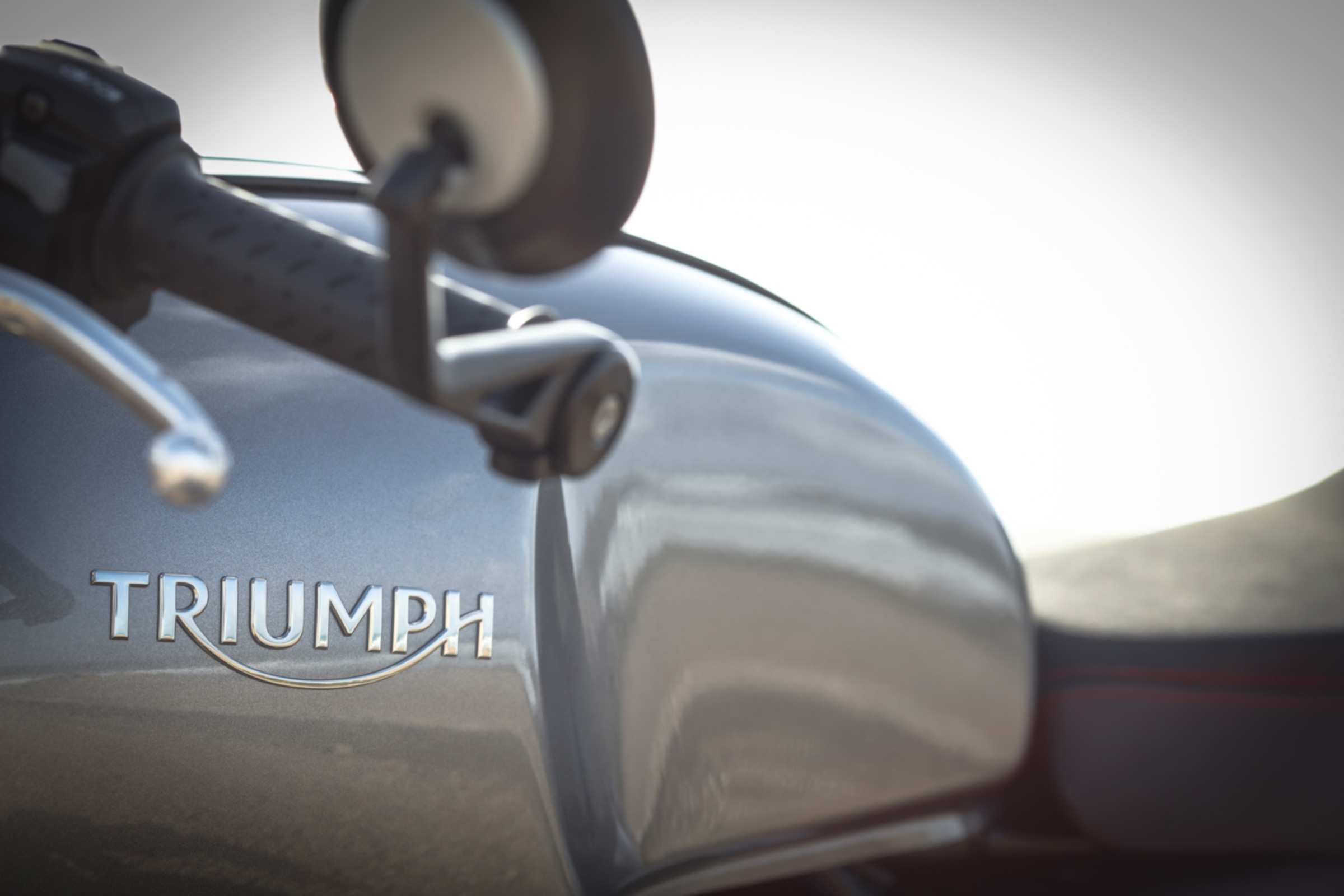 Triumph Thruxton R review - Triumph badge