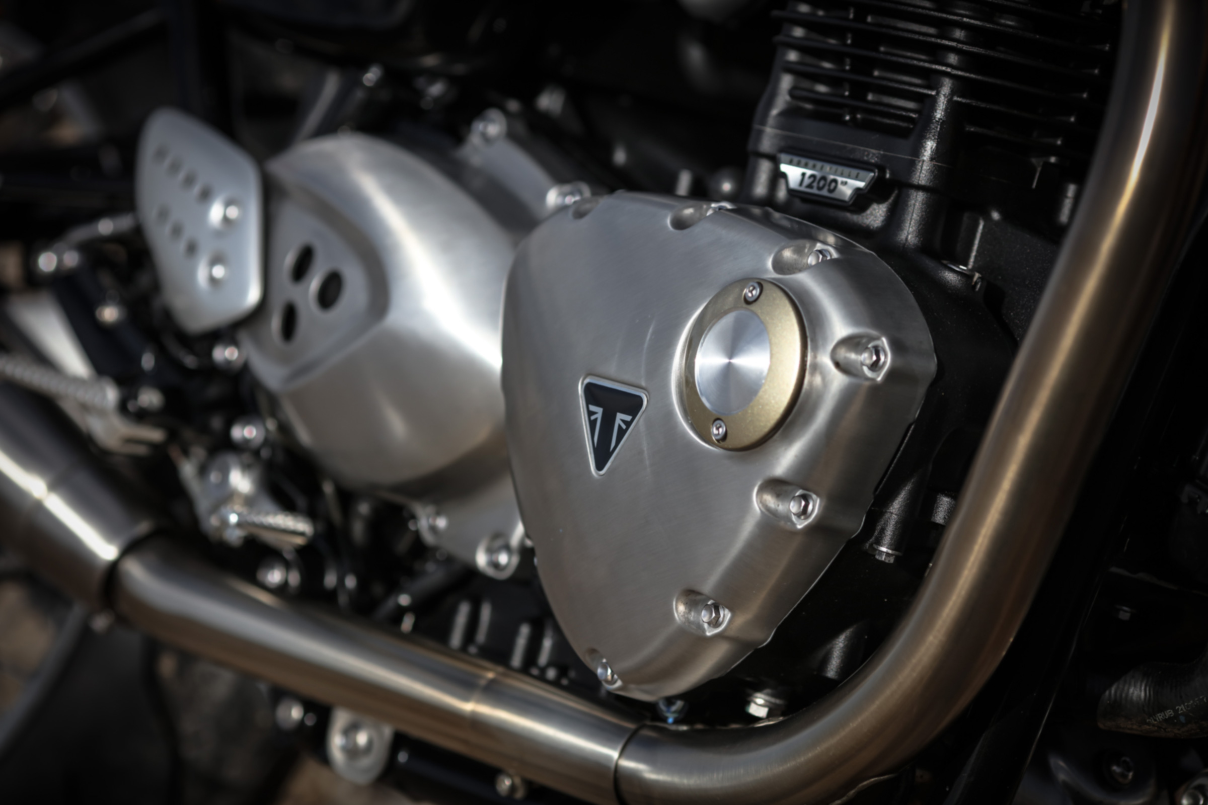 Triumph Thruxton R review - engine