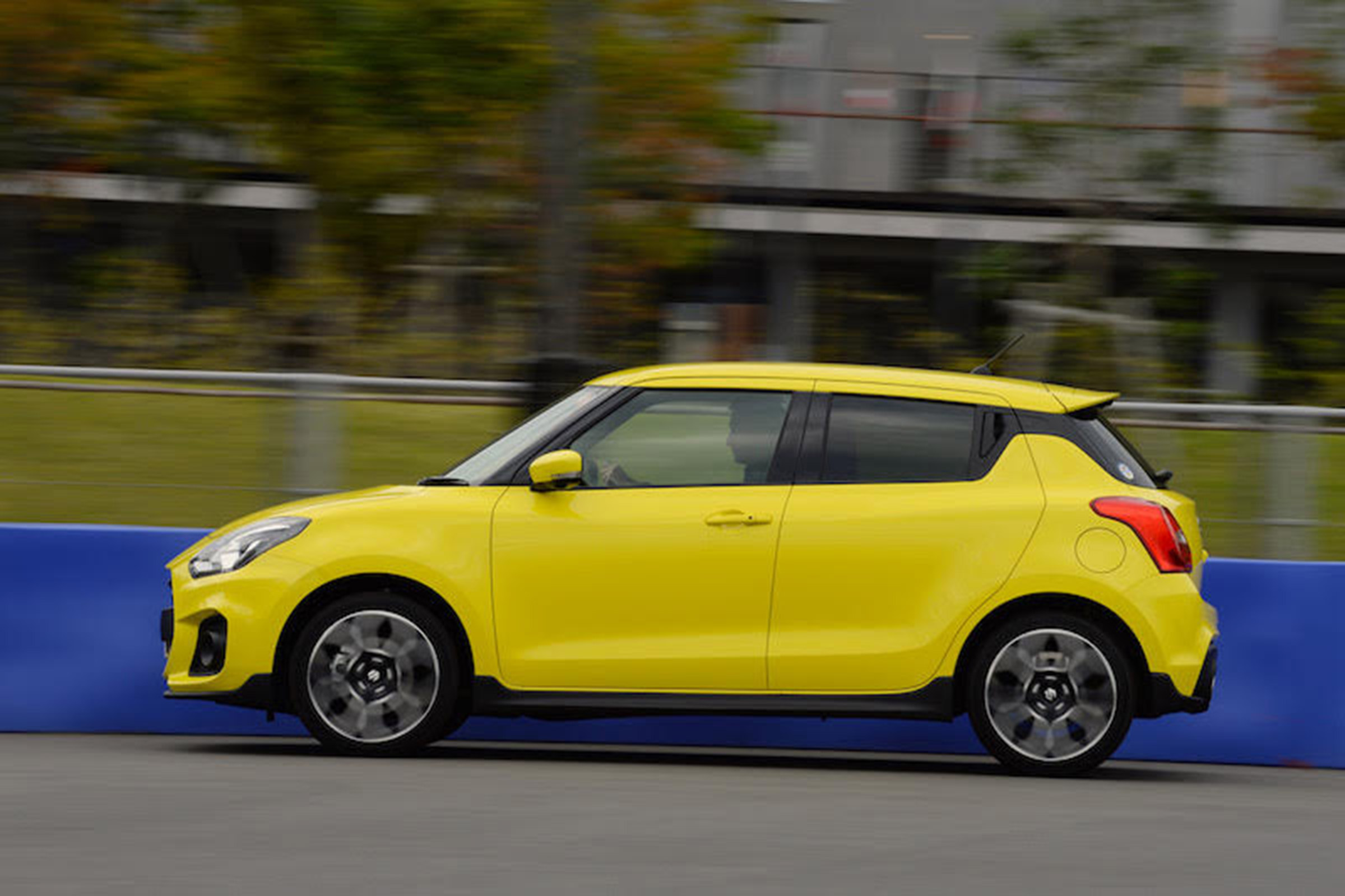 Suzuki Swift Sport - side