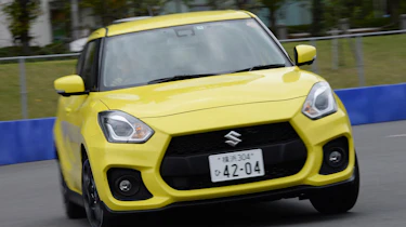 Suzuki Swift Sport - front cornering