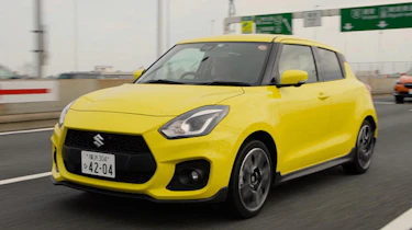 Suzuki Swift Sport - front tracking