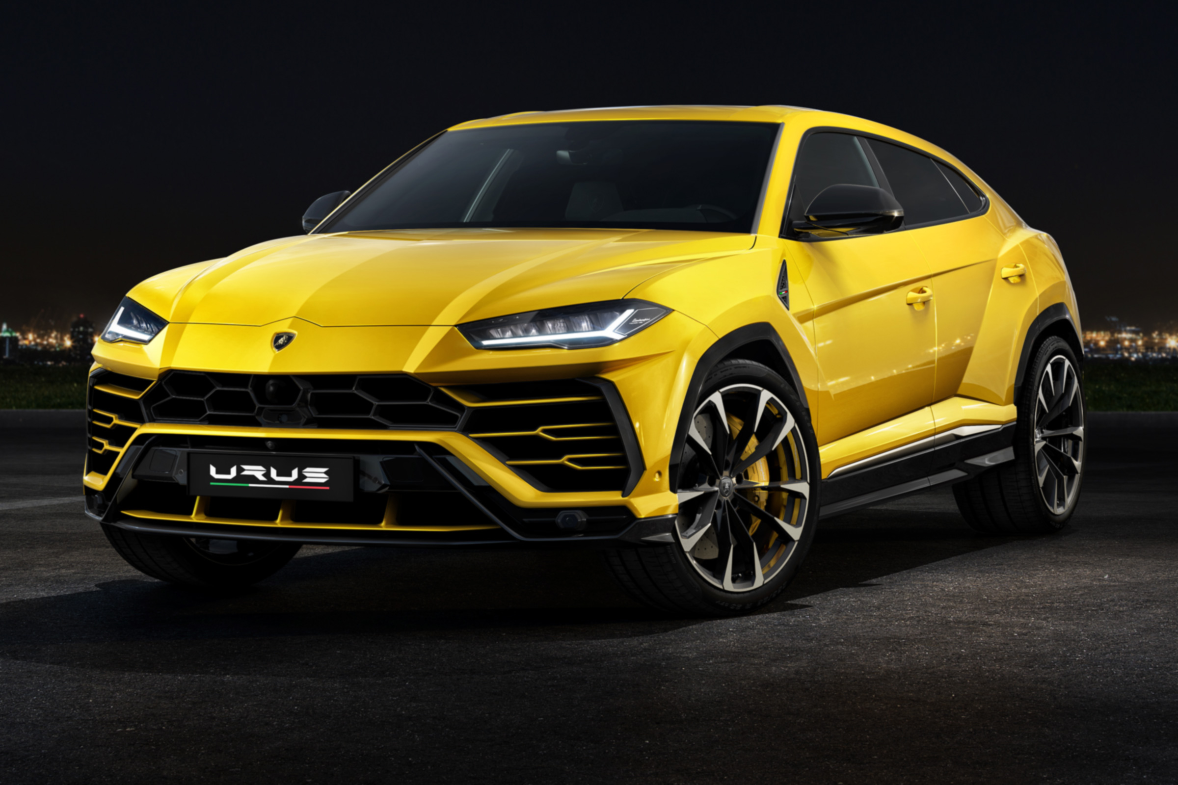 Lamborghini Urus - front yellow