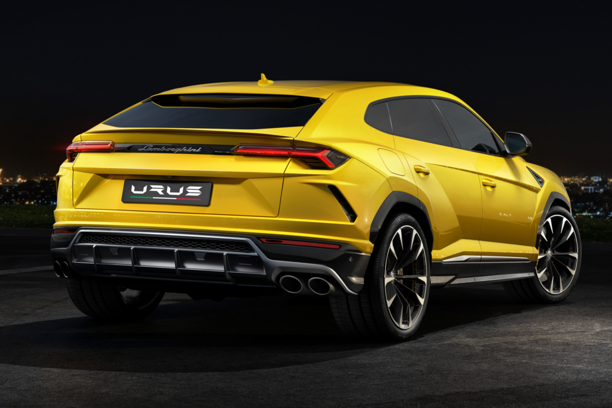 Lamborghini Urus - rear quarter