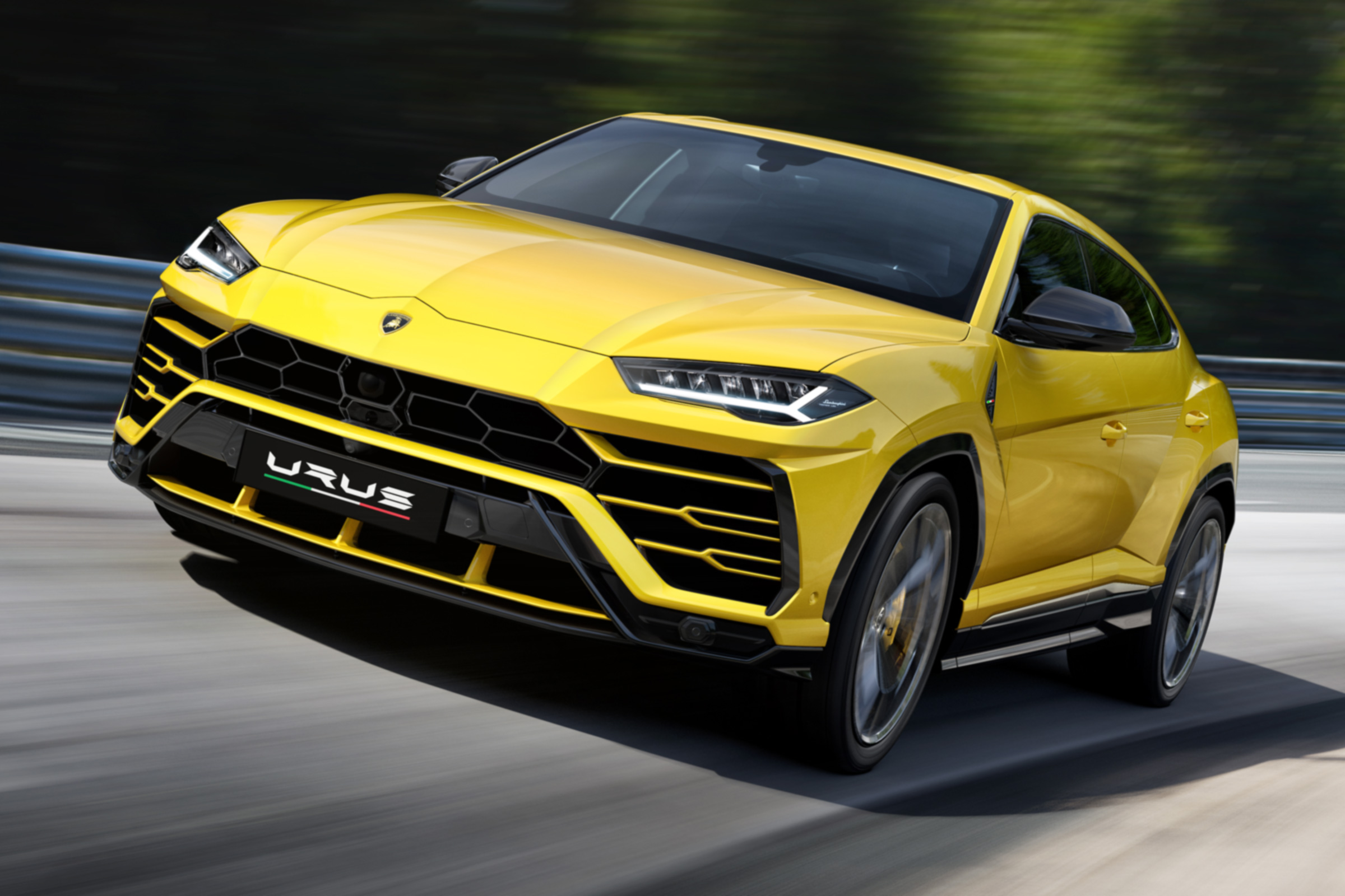 Lamborghini Urus - front on track