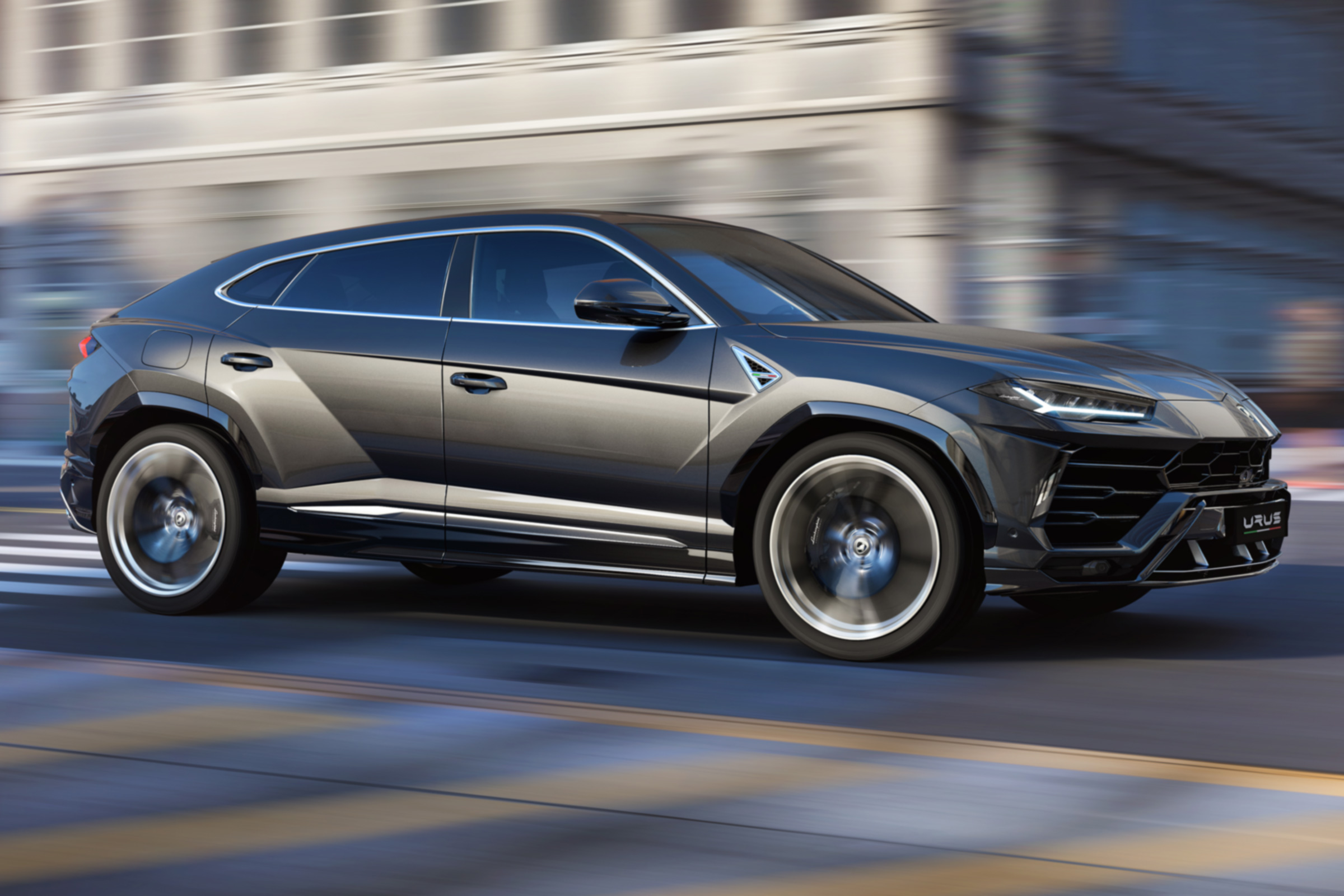 Lamborghini Urus - grey front quarter