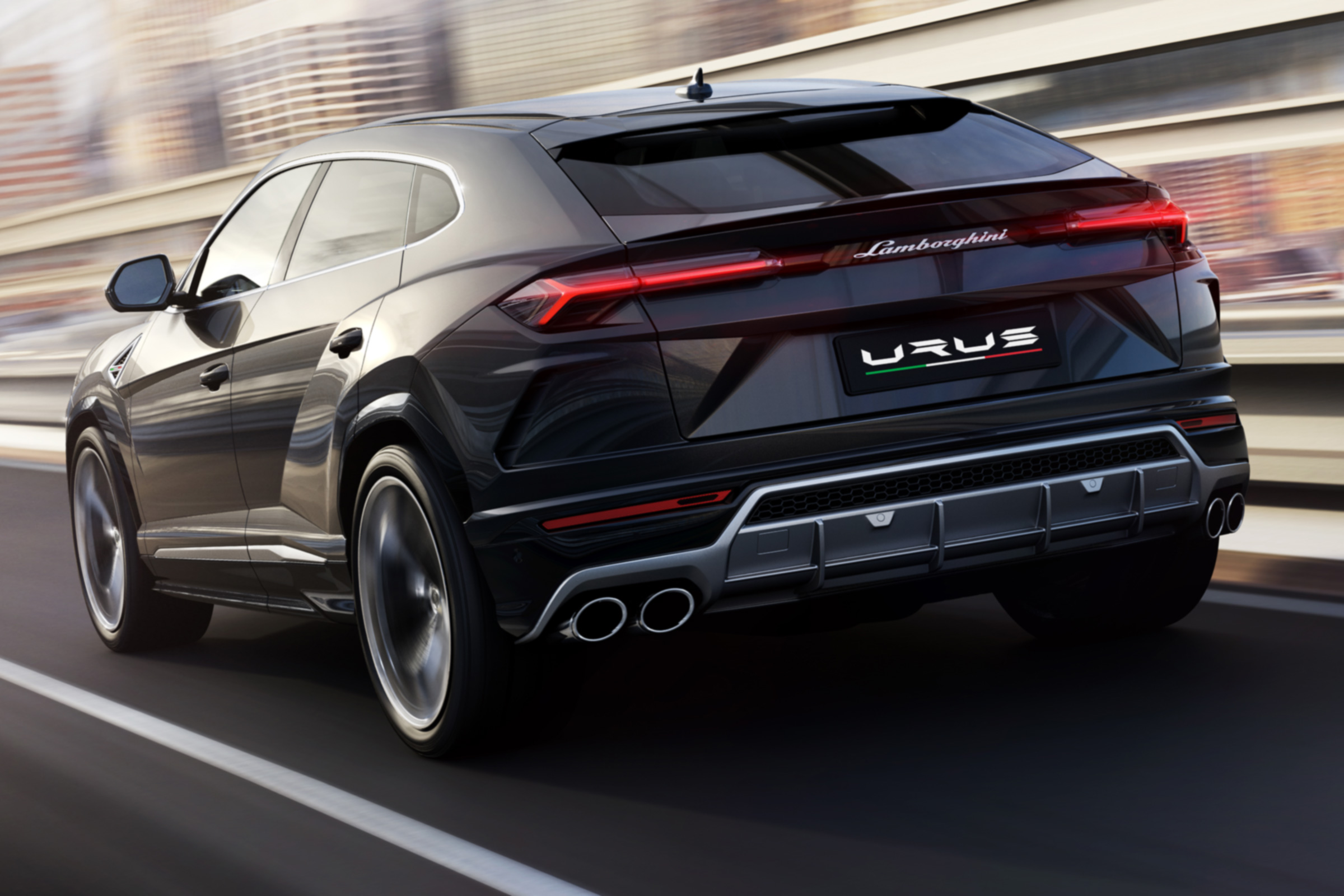 Lamborghini Urus - grey rear