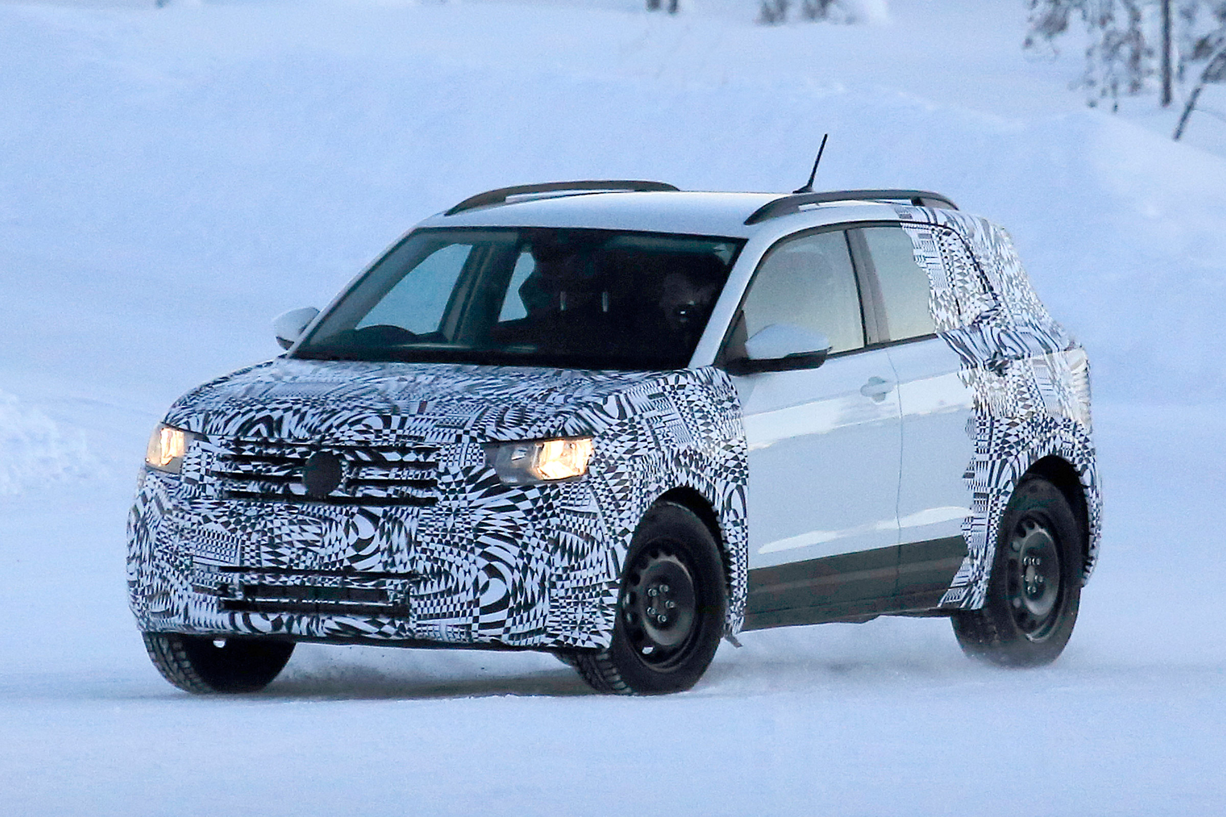 Volkswagen T-Cross - spy shot front/side