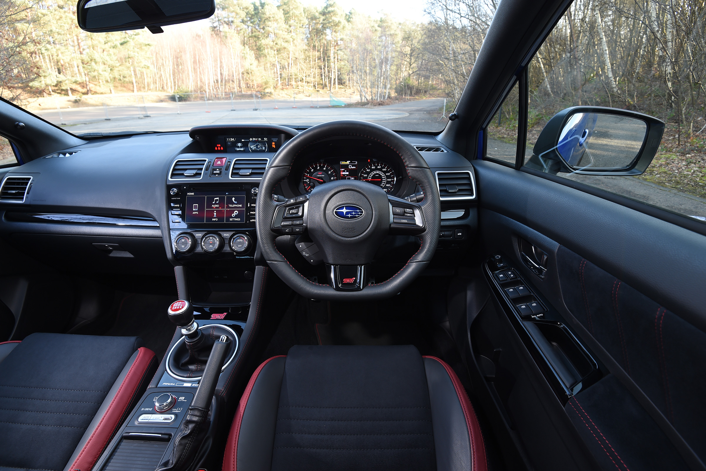 Subaru WRX STi Final Edition - interior