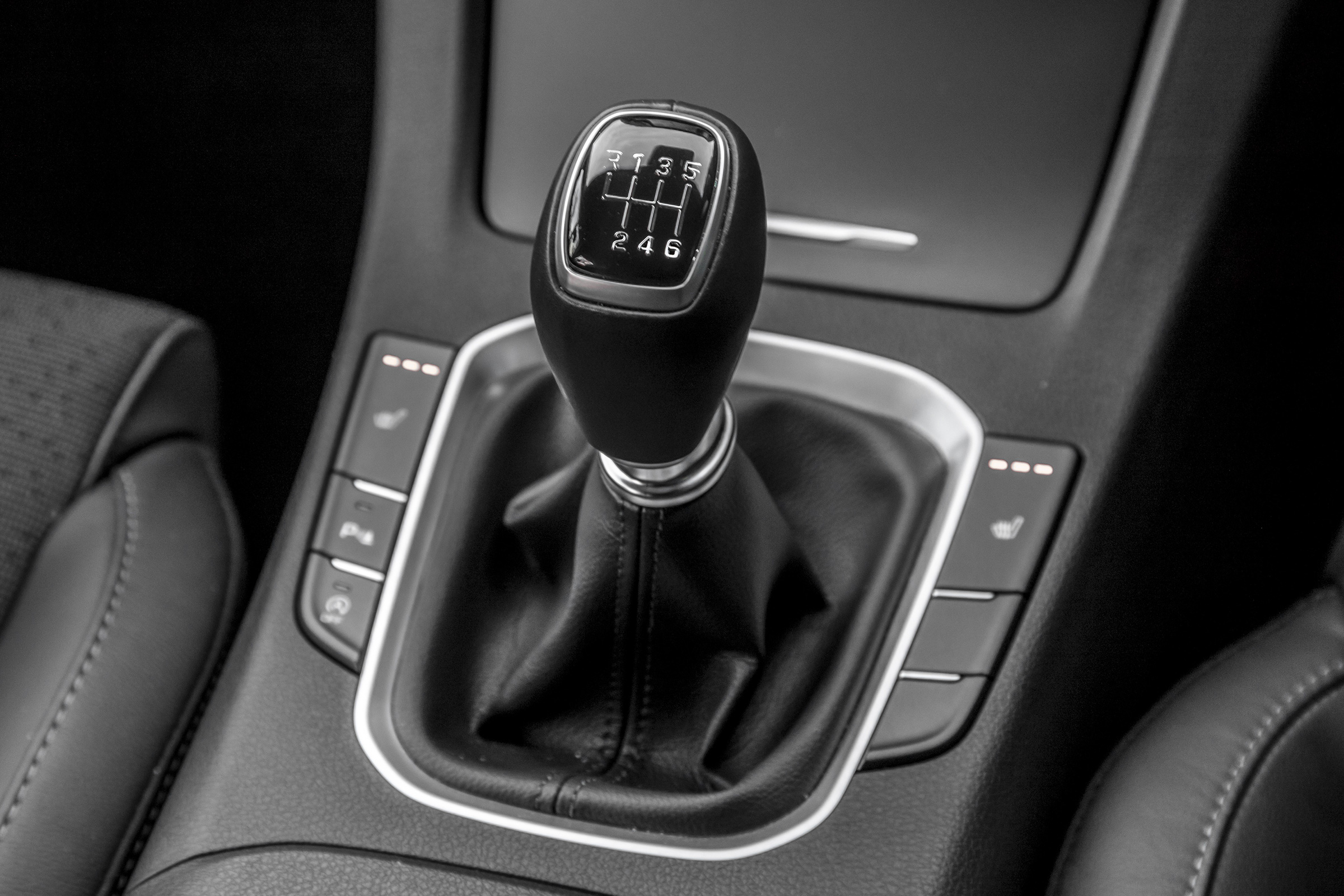Hyundai i30 Fastback - gear lever