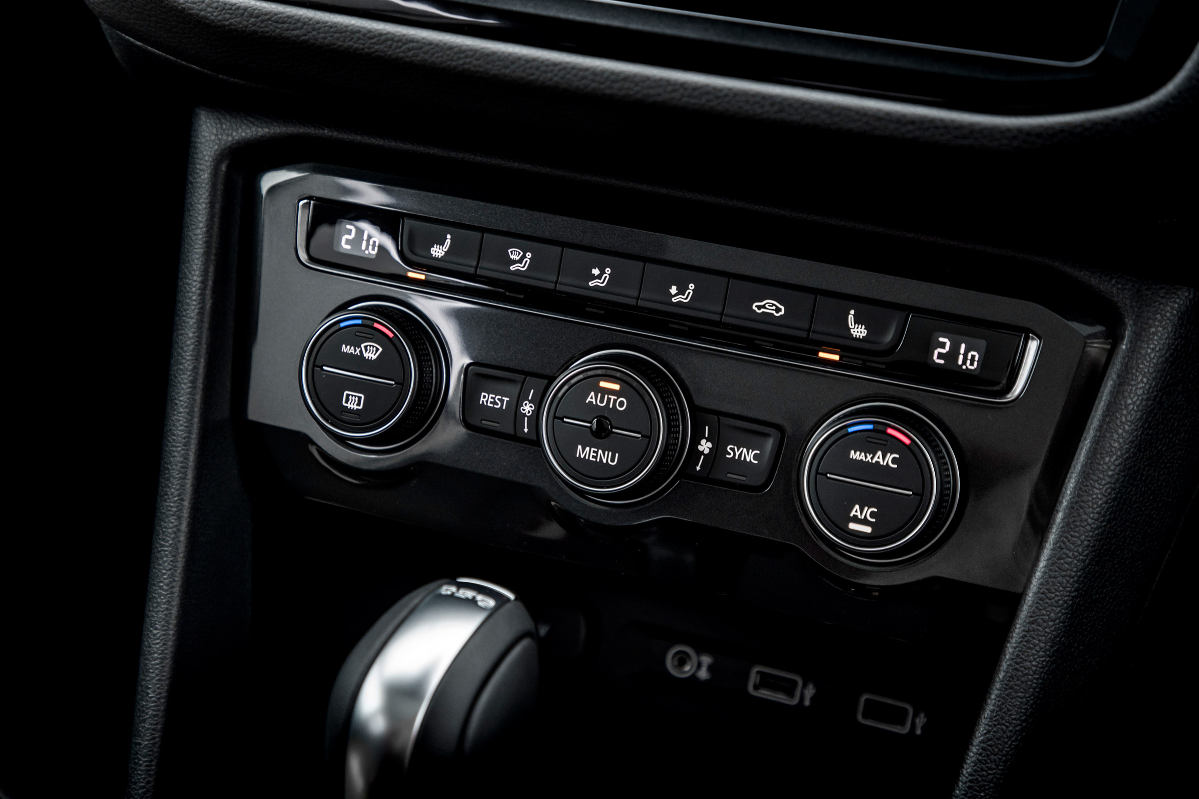 Volkswagen Tiguan Allspace - centre console