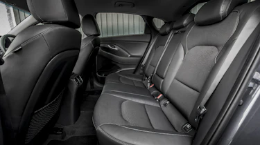 Hyundai i30 Fastback - back seats