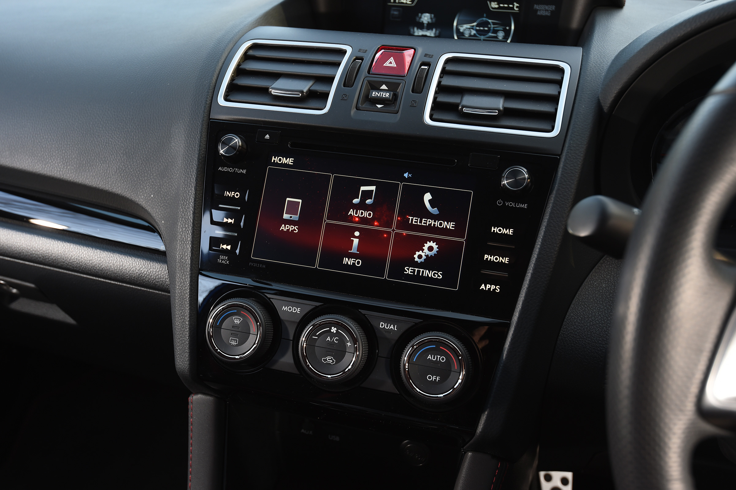 Subaru WRX STi Final Edition - infotainment