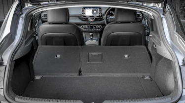 Hyundai i30 Fastback - boot