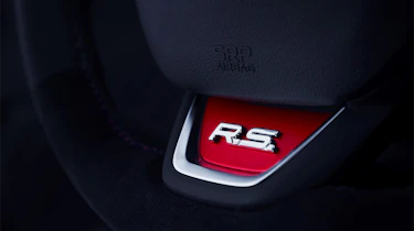 Renault Clio R.S.18 - badge