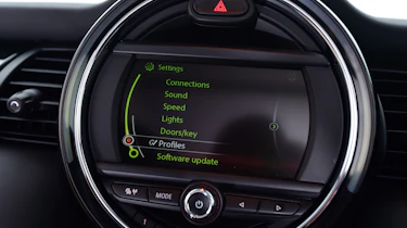 MINI 1499 GT - infotainment