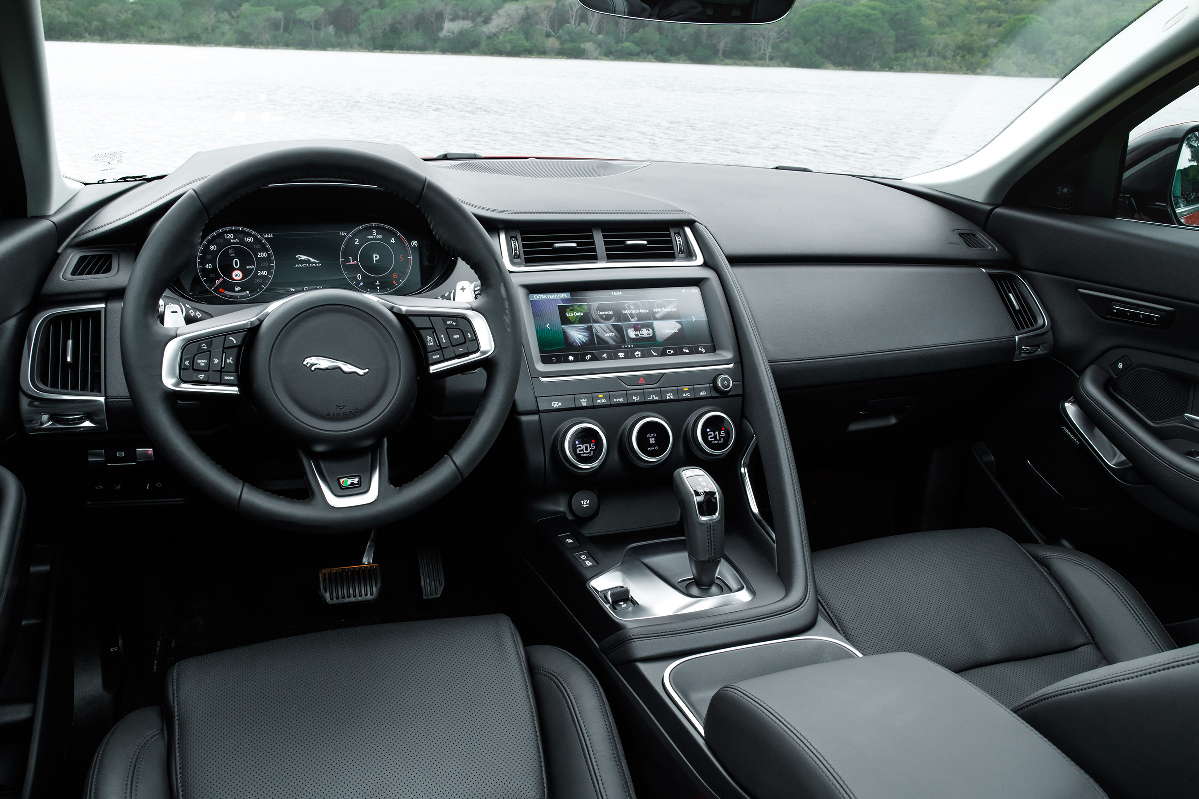 Jaguar E-Pace 240D diesel - interior