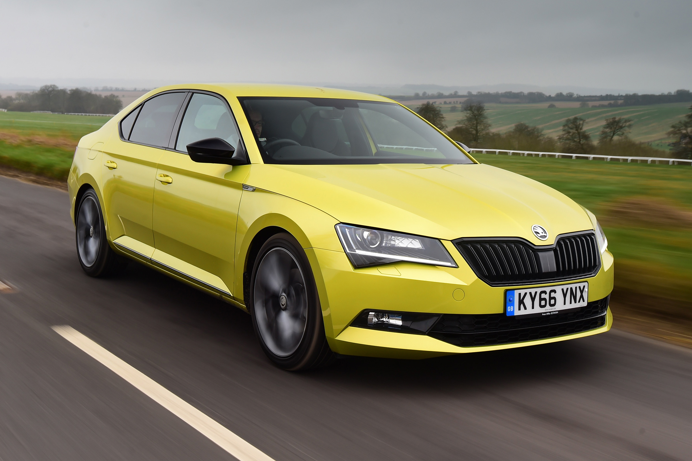 Skoda Superb - front