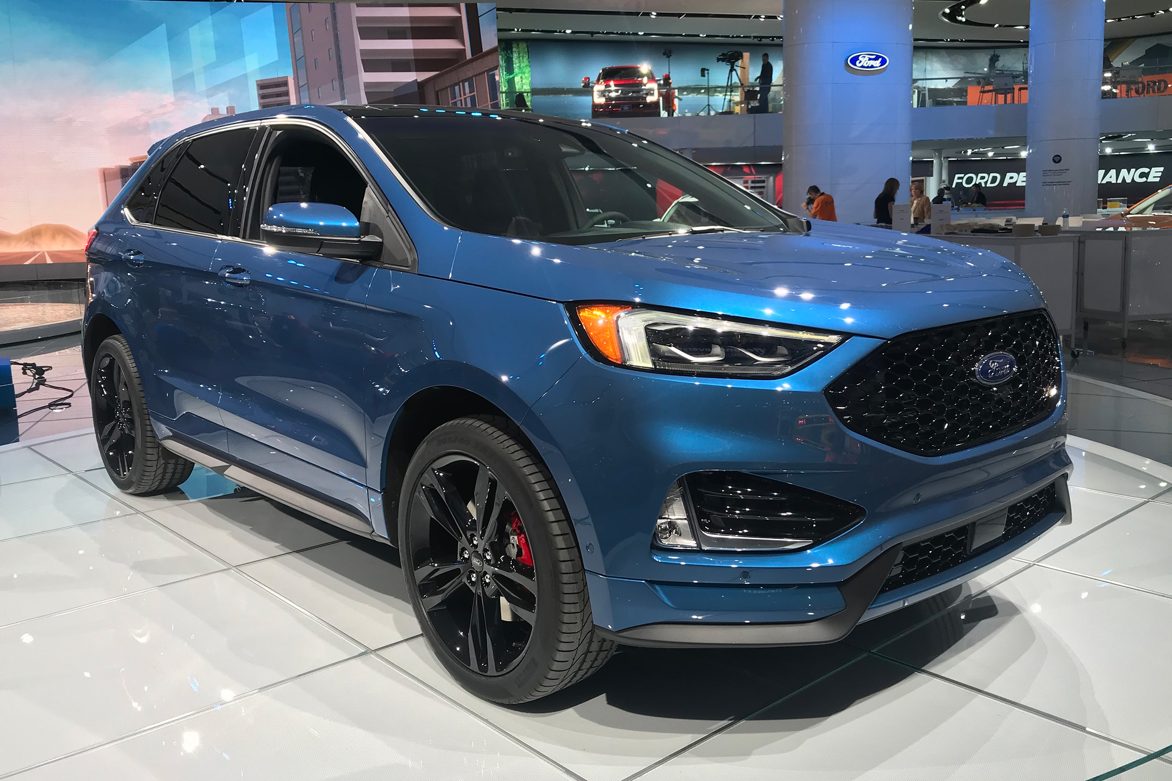 Ford Edge ST revealed - front