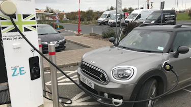 MINI Countryman PHEV - front