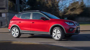 SEAT Arona FR - side