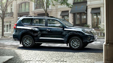 2018 Toyota Land Cruiser - side