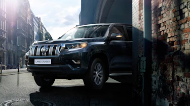 2018 Toyota Land Cruiser - front