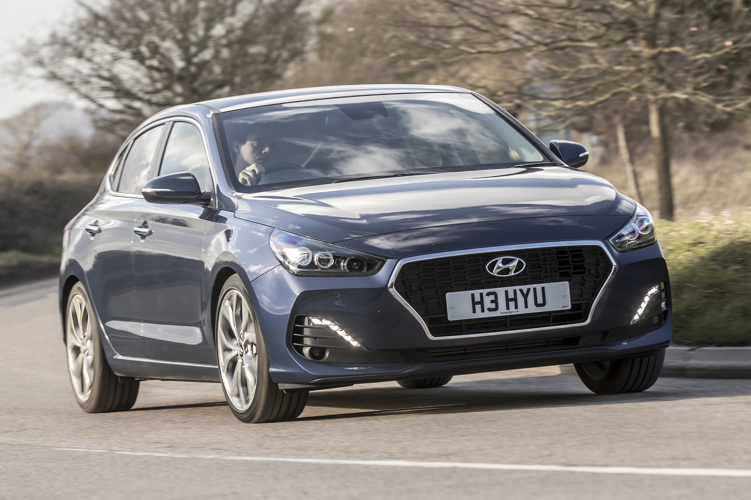 Hyundai i30 Fastback - front