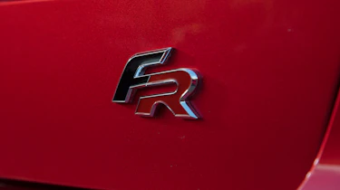 SEAT Arona FR - badge